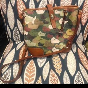 D & B cross body purse